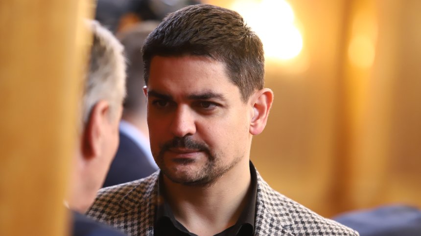 Гешев внесе искане в НС за сваляне на имунитета на Радостин Василев