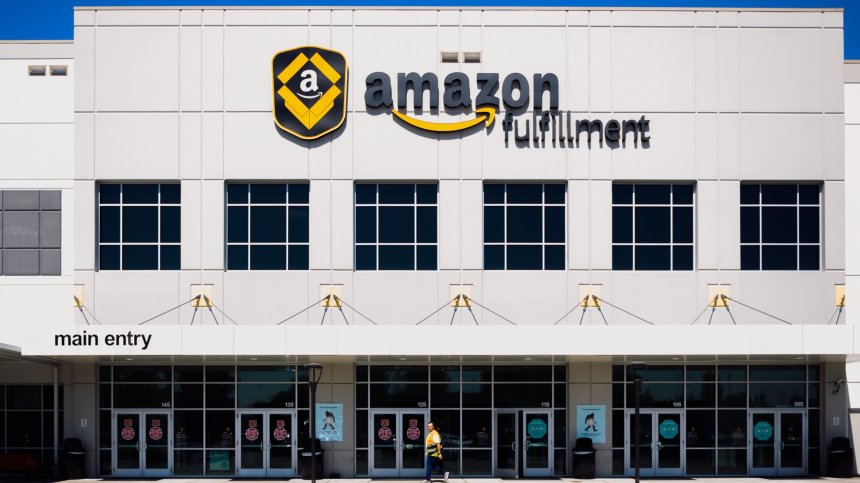 Обвинение срещу Amazon за "подвеждащи реклами"