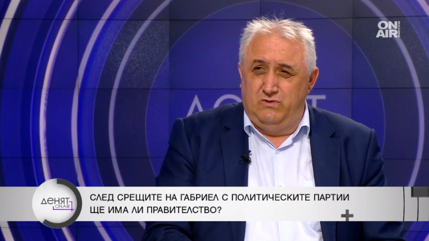 Дикме: Битката е кой да разпредели &euro;3 млрд. от Плана - Радев или редовно правителство