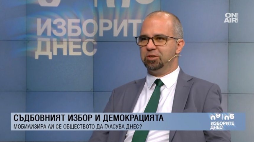Първан Симеонов: 3 формации се борят за второто място, интересна битка и в дъното