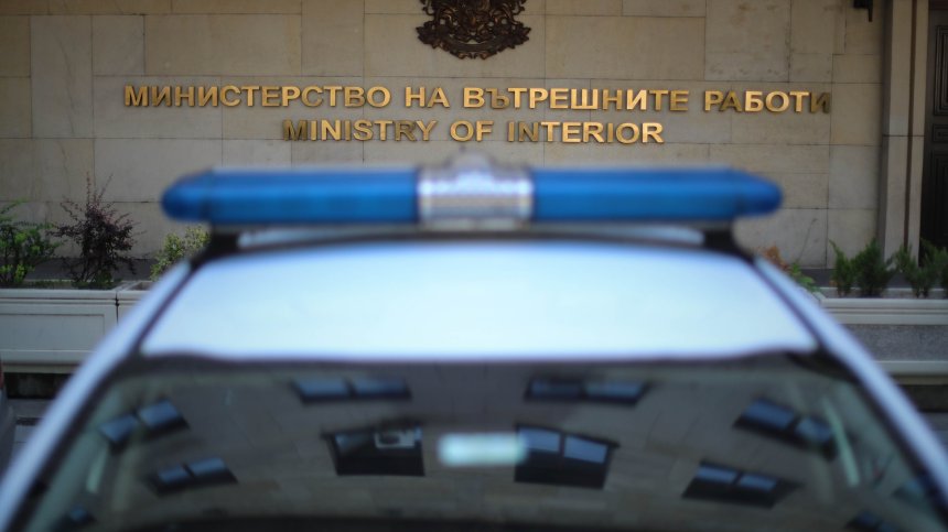 Спипаха 18-годишно момиче в домашната му нарколаборатория