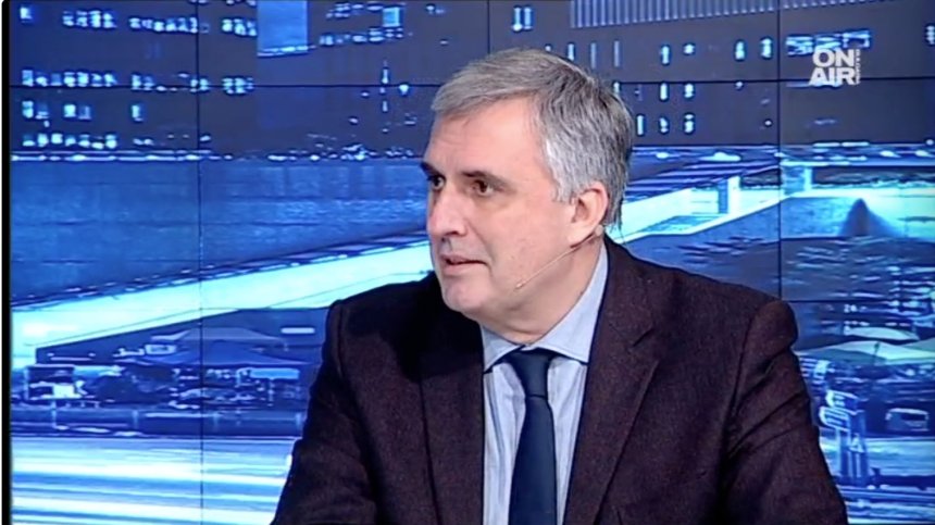 Не повече пари, а нова система, категоричен бе Калфин