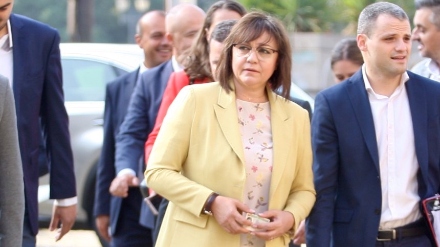 Да подкрепим исканията на мед. сестрите и майките, призова Нинова   