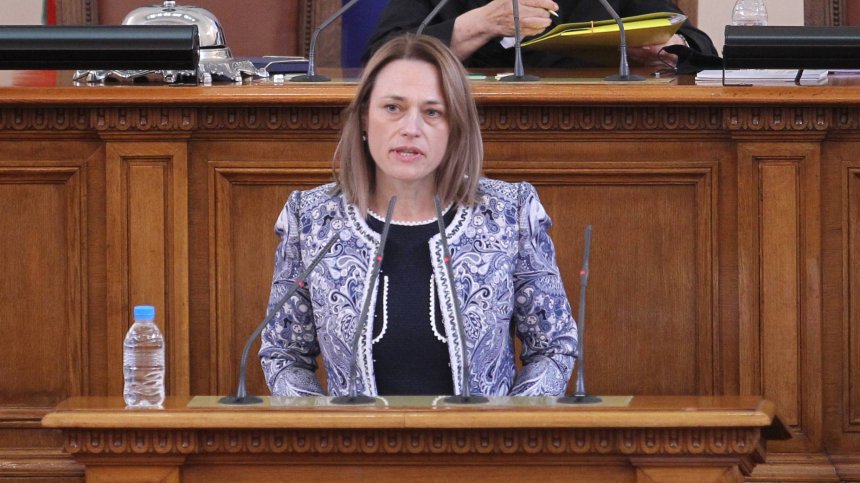 Ива Митева от "Има такъв народ" е новият председател на парламента