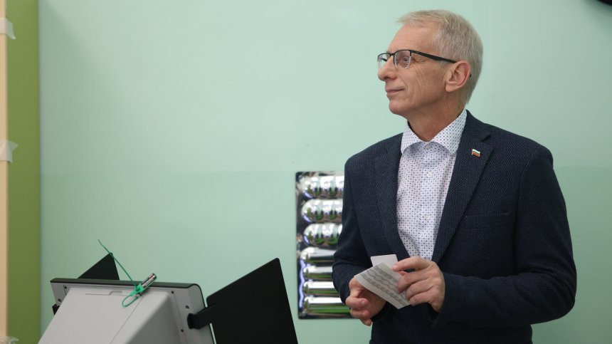 Николай Денков: Негласуващите българи дават бонус на купения вот