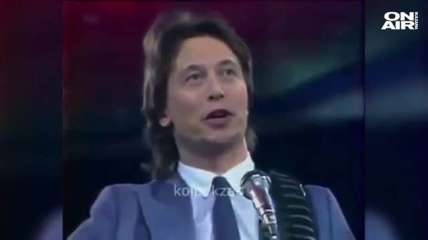 Мъск ликува с химна на руската космонавтика "Земля в илюминаторе" (+ВИДЕО)