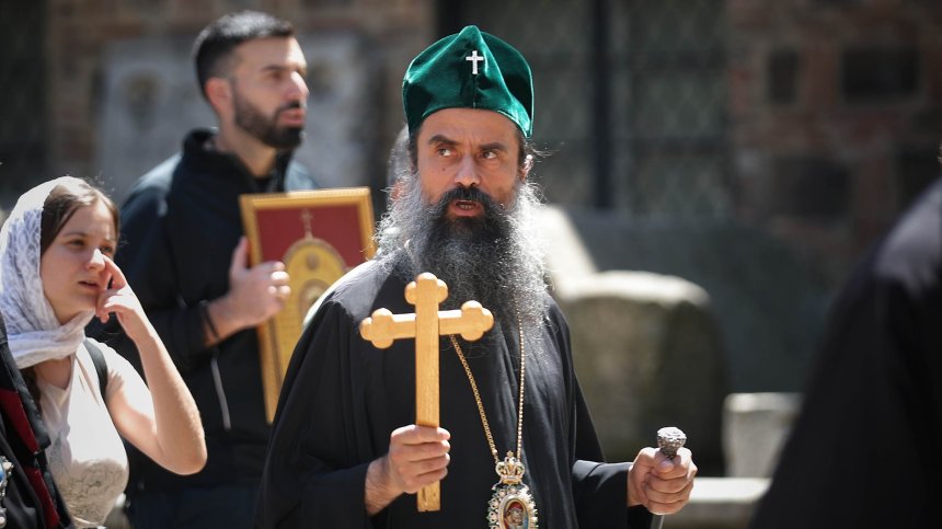Патриарх Даниил отслужи архиерейска вечерня с молебен канон в Перник