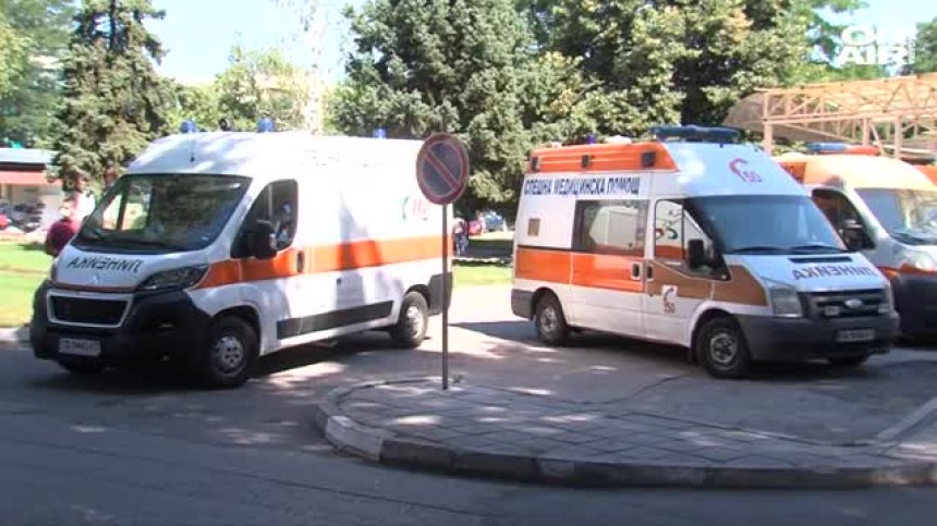 Шофьор на линейка в Пазарджик почина от Ковид-19, негов колега също е заразен