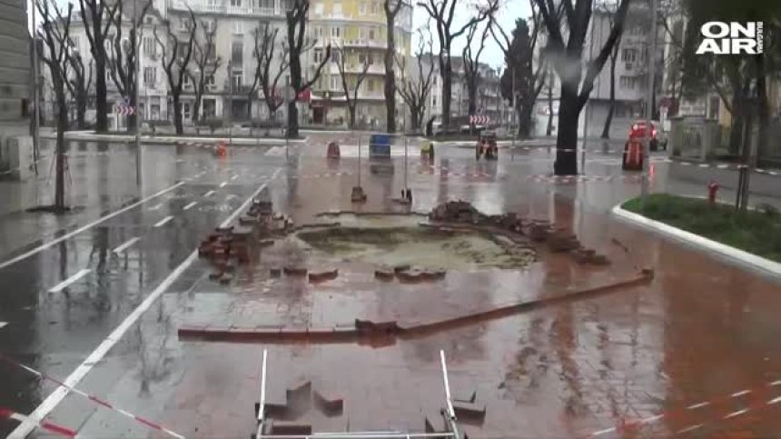 Варненска улица пропадна за трети път след основен ремонт