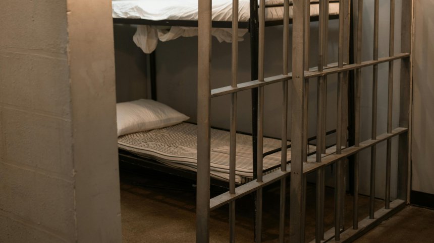Освободиха 37 затворници по погрешка във Великобритания