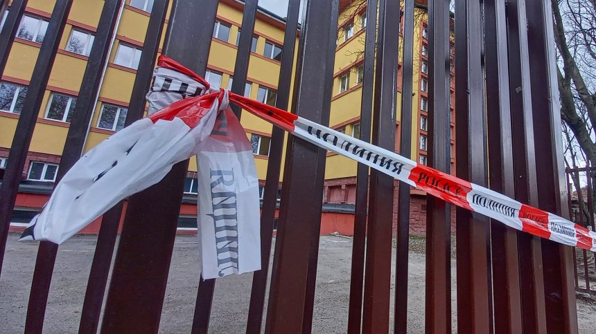 Сигнали за бомби в няколко училища в София