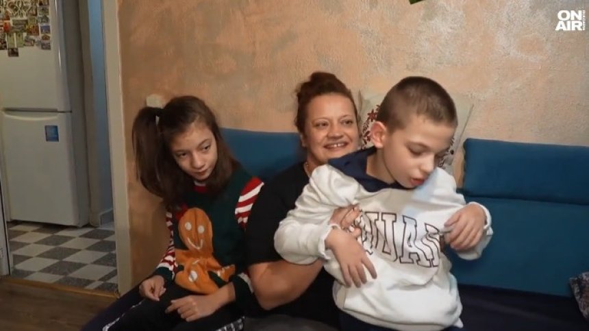 "Българската Коледа" подкрепя 13 години близнаци в борбата с детската церебрална парализа
