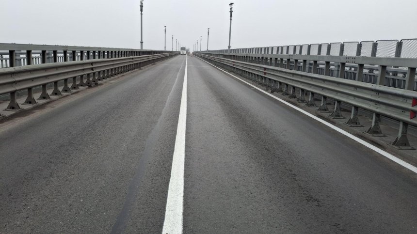 Силистренка хвърли 5000 евро през терасата, "муле" побягна с парите към Румъния