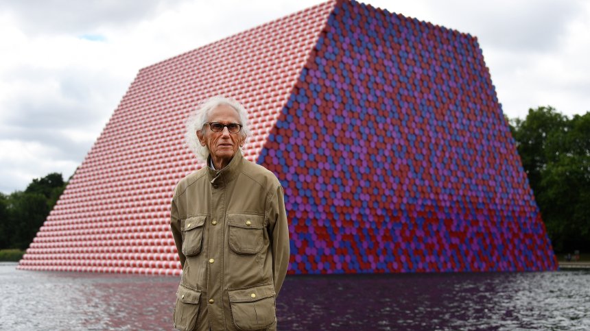 Общото в творбите на Кристо - временни и преходни като живота