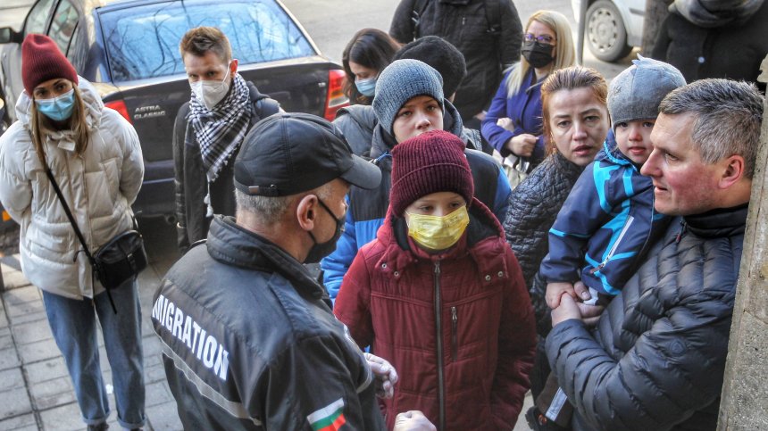 Близо 120 000 украинци са влезли в България от началото на войната