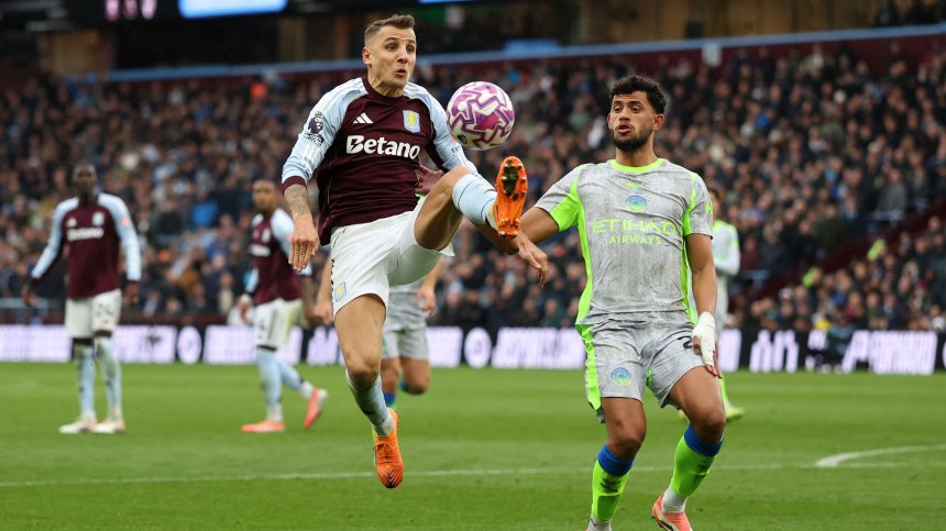 "Манчестър Сити" се отдалечи от върха в Англия след поражение срещу "Астън Вила"