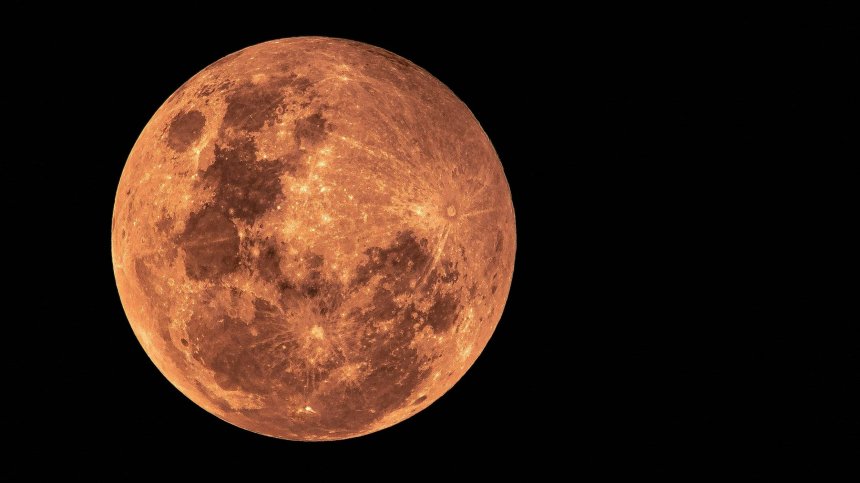 Вулканите на Венера са много по-активни, единият е с диаметър 300 км