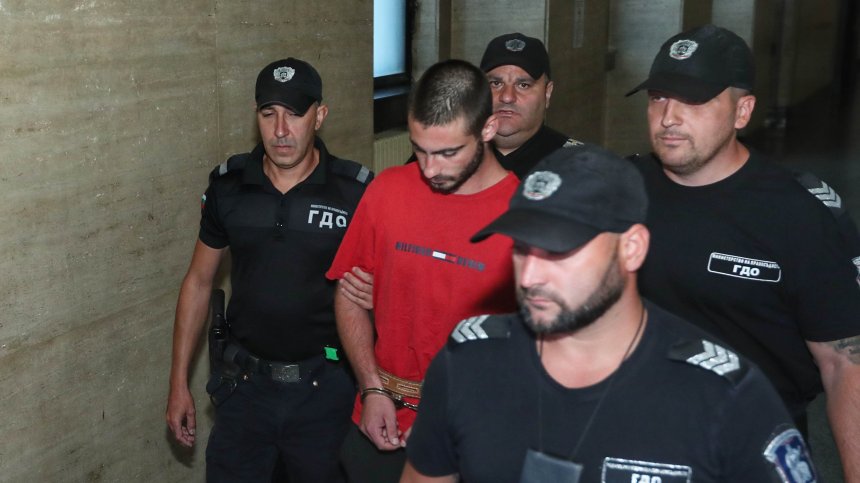 Адвокатът на обвиняемия за инцидента с трамвая: Опит за шега с ватмана, бутнал ръчката случайно