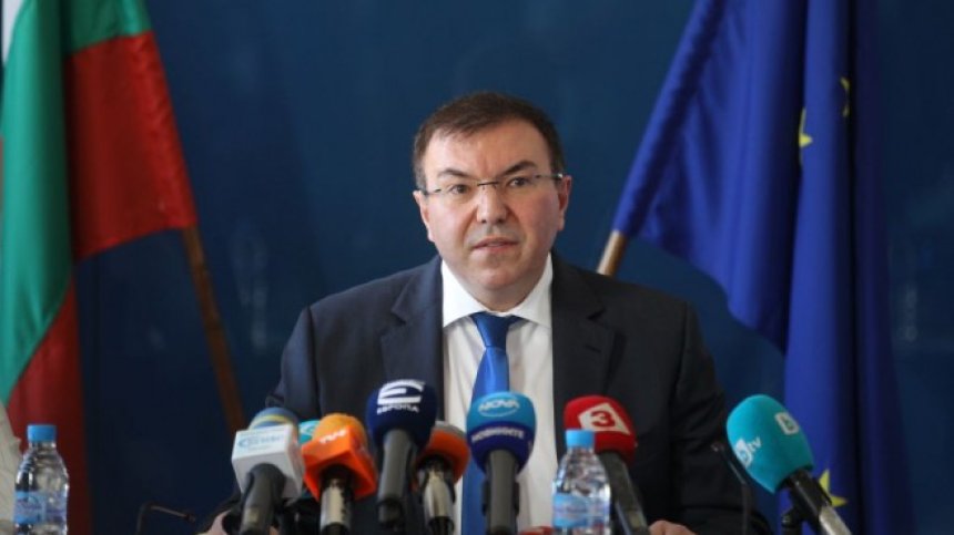 Ангелов: Болниците не са си свършили работата по откриване на леглата