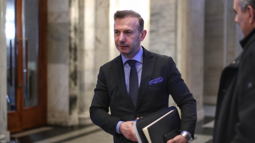 Живко Коцев влезе в болница, вместо да отиде в прокуратурата за корупционния скандал