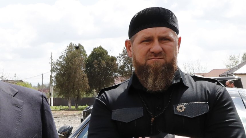 Instagram блокира акаунтите на синовете на Кадиров