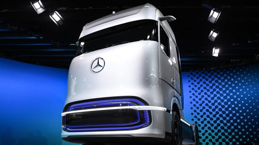 Mercedes представи брутален камион на водород