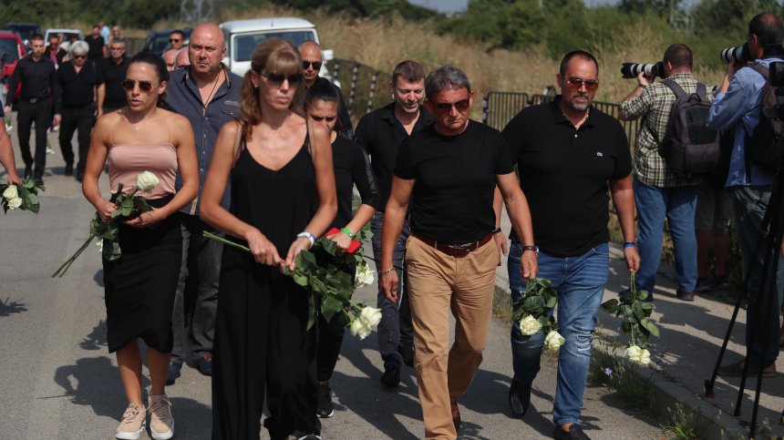 Поклонението пред Алексей Петров в снимки (ГАЛЕРИЯ)
