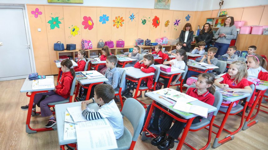 Първият учебен ден удря семейния бюджет: 250 евро са само дрехите и обувките