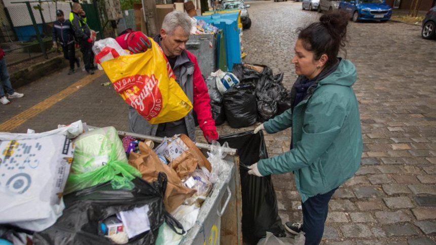 Кметът на "Слатина" предложи на Васил Терзиев техника и персонал за кризата с боклука
