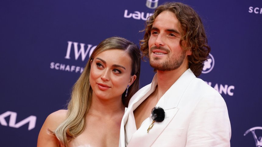 Циципас се раздели с Бадоса и шофьорската си книжка след "полет" с 210 км/ч в Атина