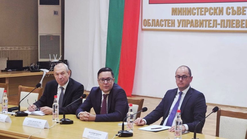 Пулев в Плевен: Целта ни е бизнесът да създава повече работни места