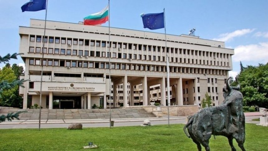 МВнР предупреждава: Избягвайте участъци с голямо струпване на хора в Сърбия