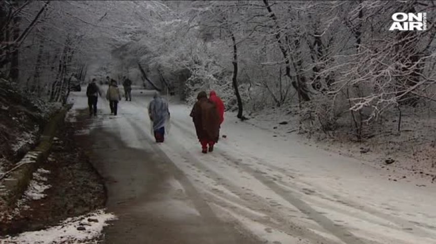 Снегът блокира 40 деца на хижа "Алеко" във Витоша