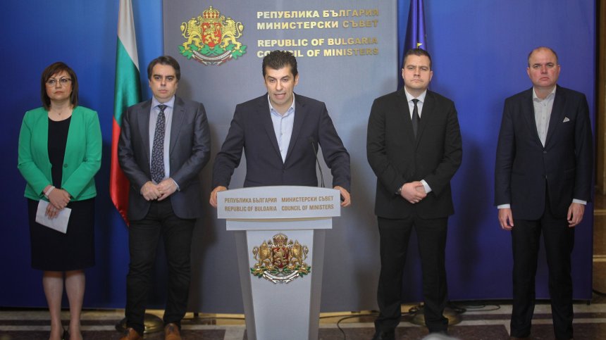 Мерките обединиха коалицията, Петков посочи къде са "парите от кражбите"