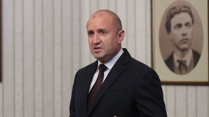Президентството: Цинично Борисов обвързва пътуванията на Радев с евакуацията на българите