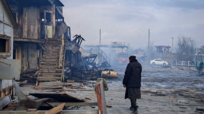 Афганистан обвини Пакистан: 400 души загинаха при удар на болница в Кабул