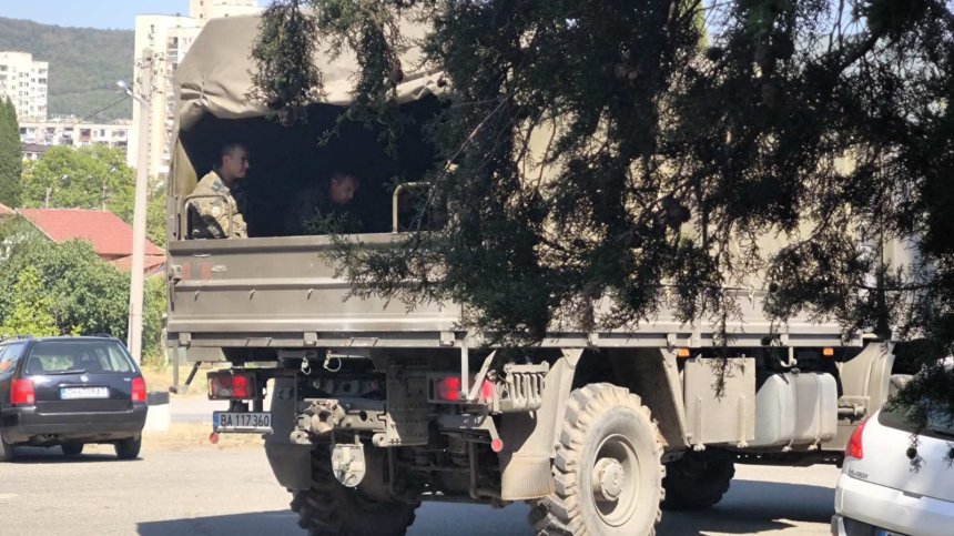 Край на ЗИЛ-овете: Доставят джипове и дронове за армията ни