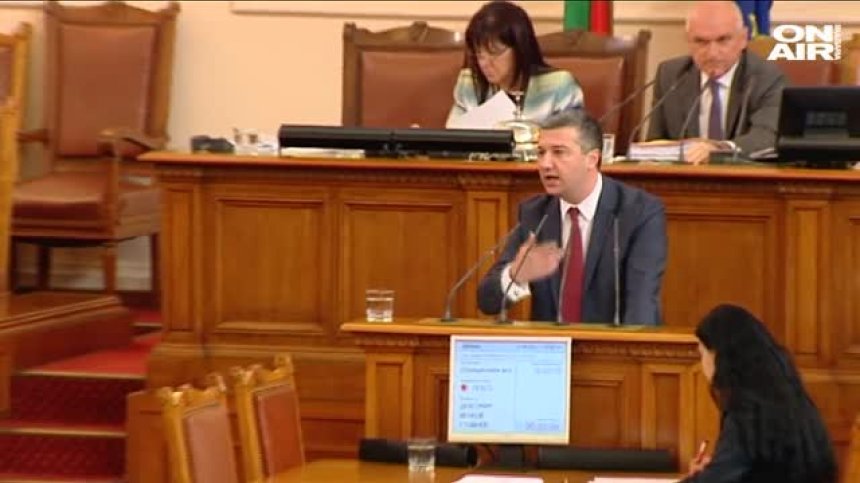 БСП напуска Председателския съвет на парламента!