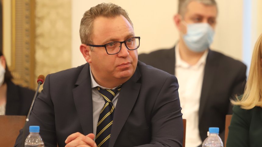 Беличев отговори на Комитова: Фирмите са с друг предмет на дейност, одобриха ме за "Автомагистрали"