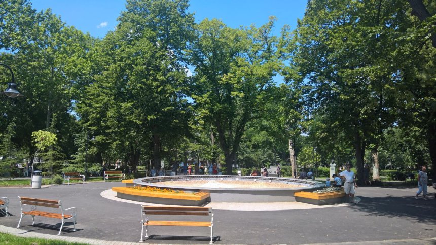 Нови мерки в Бургас: Махнаха пейките от парковете