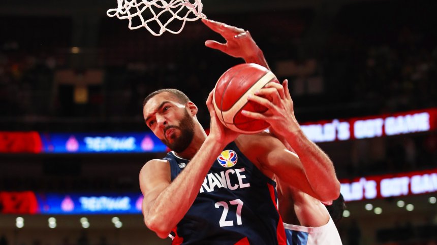 Прекратяват сезона в NBA заради заразен с коронавирус баскетболист