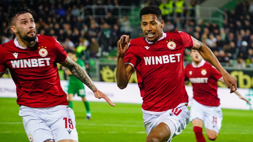 Голмайстор на ЦСКА си тръгва от "Армията", подновиха договора на Кох