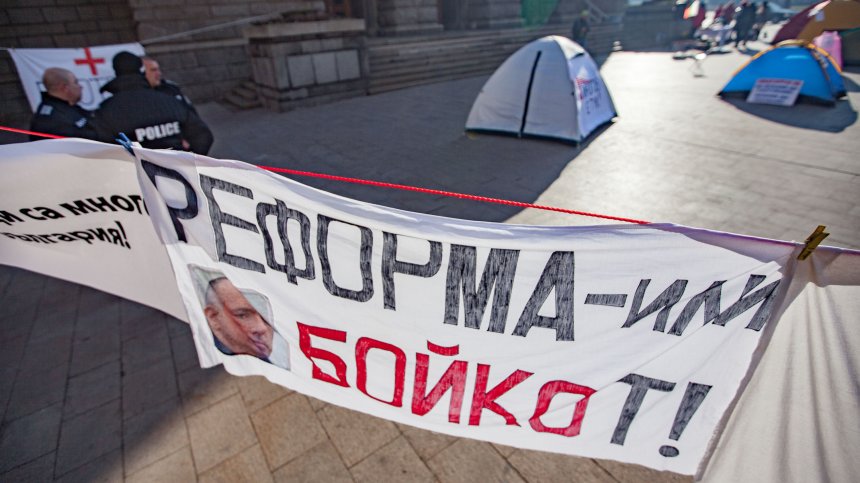 Бойко Борисов се срещна с протестиращите медицински сестри
