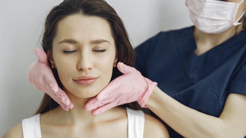 Лекар разкри как да се отървем от двойната брадичка