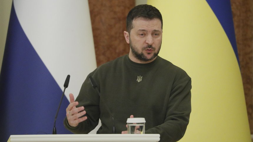 Зеленски омекна за битката за Бахмут, Макрон му вдъхна кураж с обещания