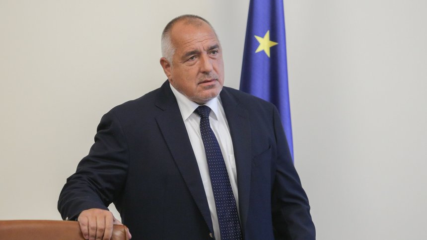 Признанието за "неволна грешка" тушира напрежението и сглобката не се разпадна