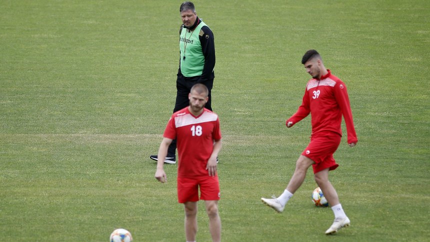 Любо Пенев изведе "Царско село" за първа тренировка