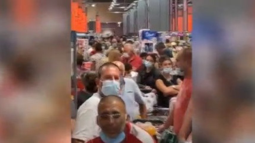 Перничанин: Беше лудница, чаках с часове, за да пазарувам на промоция