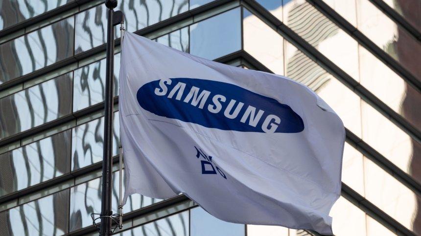 Служителите на Samsung няма да използват инструменти с AI - ето защо