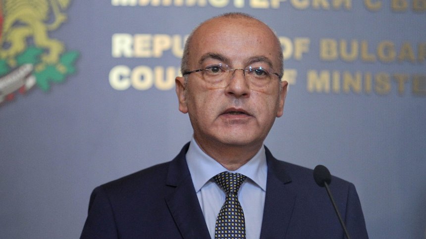 Донев: Съмнителна организация и послания стоят зад откриването на македонския клуб в Благоевград